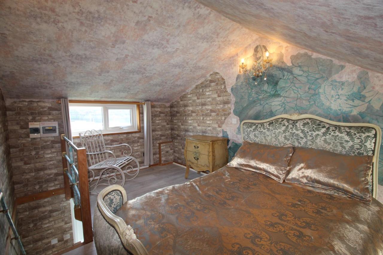 Unique, Loft-Style Apartment With Fantastic Brighton Marina Views المظهر الخارجي الصورة
